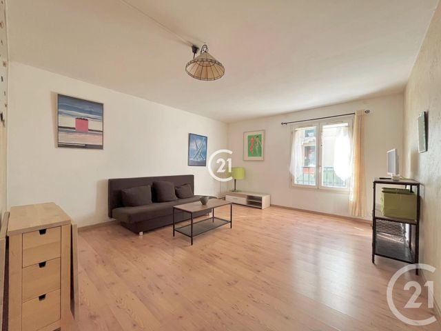 Appartement F2 à vendre - 2 pièces - 46.5 m2 - PARIS - 75018 - ILE-DE-FRANCE - Century 21 Sorim