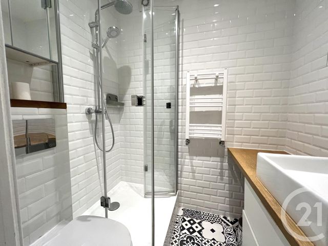 Appartement F2 à vendre - 2 pièces - 35.0 m2 - PARIS - 75018 - ILE-DE-FRANCE - Century 21 Sorim