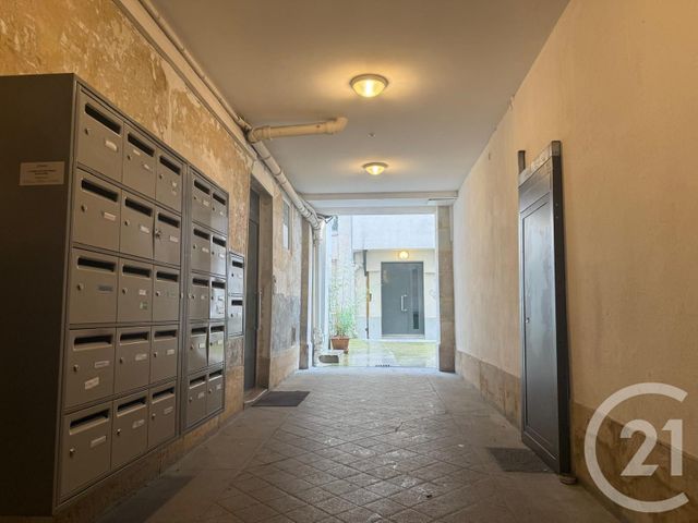 Appartement Studio à vendre - 1 pièce - 27.0 m2 - PARIS - 75018 - ILE-DE-FRANCE - Century 21 Sorim