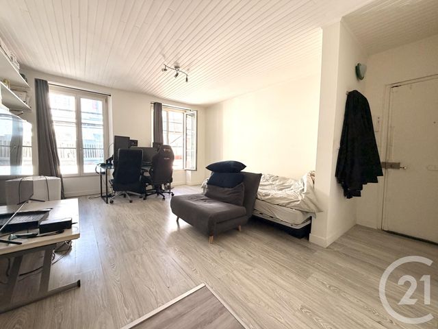 Appartement Studio à vendre - 1 pièce - 28.0 m2 - PARIS - 75018 - ILE-DE-FRANCE - Century 21 Sorim
