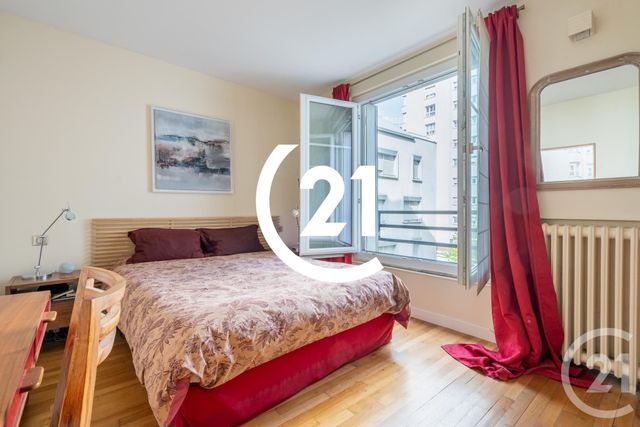 Appartement F2 à vendre - 2 pièces - 67.5 m2 - PARIS - 75018 - ILE-DE-FRANCE - Century 21 Sorim