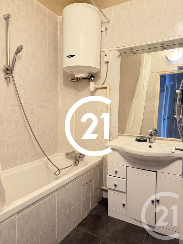 Appartement F3 à vendre - 3 pièces - 53.0 m2 - PARIS - 75018 - ILE-DE-FRANCE - Century 21 Sorim