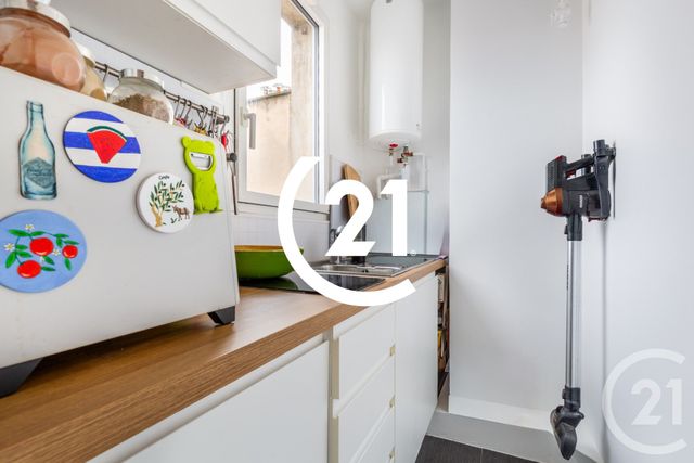Appartement Studio à vendre - 1 pièce - 27.0 m2 - PARIS - 75018 - ILE-DE-FRANCE - Century 21 Sorim