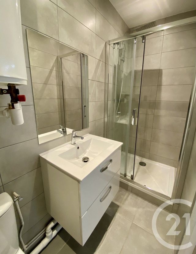 Appartement F2 à louer - 2 pièces - 34.0 m2 - PARIS - 75018 - ILE-DE-FRANCE - Century 21 Sorim