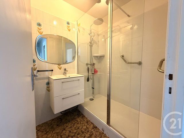 Appartement F3 à vendre - 3 pièces - 64.14 m2 - PARIS - 75018 - ILE-DE-FRANCE - Century 21 Sorim