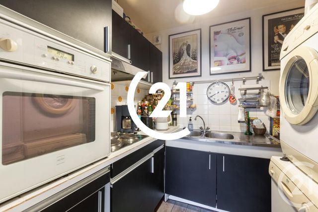 Appartement F2 à vendre - 3 pièces - 54.51 m2 - PARIS - 75018 - ILE-DE-FRANCE - Century 21 Sorim