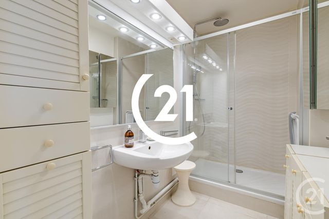 Appartement F5 à vendre - 5 pièces - 95.0 m2 - PARIS - 75018 - ILE-DE-FRANCE - Century 21 Sorim