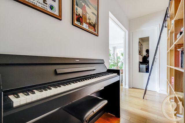 Appartement F3 à vendre - 3 pièces - 83.23 m2 - PARIS - 75018 - ILE-DE-FRANCE - Century 21 Sorim