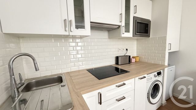 Appartement à louer - 2 pièces - 24.0 m2 - PARIS - 75018 - ILE-DE-FRANCE - Century 21 Sorim