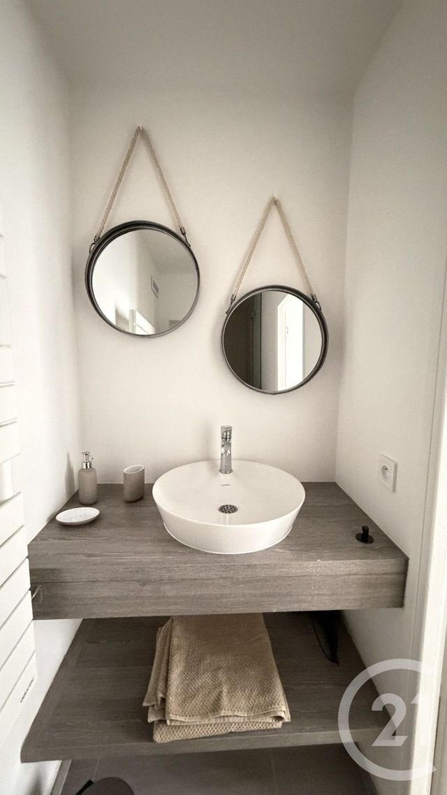 Appartement à louer - 2 pièces - 24.0 m2 - PARIS - 75018 - ILE-DE-FRANCE - Century 21 Sorim