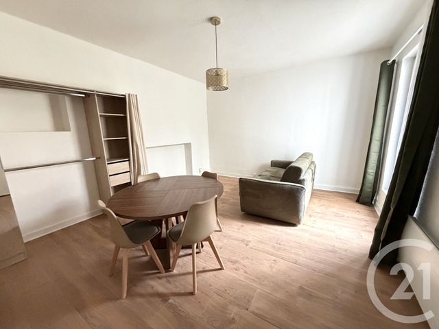 Appartement Studio à louer - 1 pièce - 25.0 m2 - PARIS - 75018 - ILE-DE-FRANCE - Century 21 Sorim