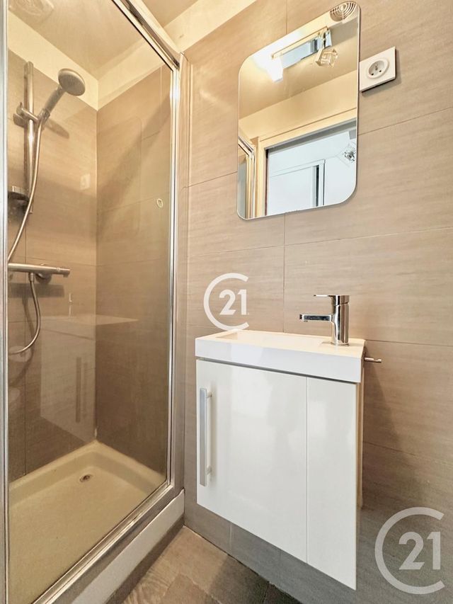 Appartement F2 à louer - 2 pièces - 19.0 m2 - PARIS - 75018 - ILE-DE-FRANCE - Century 21 Sorim
