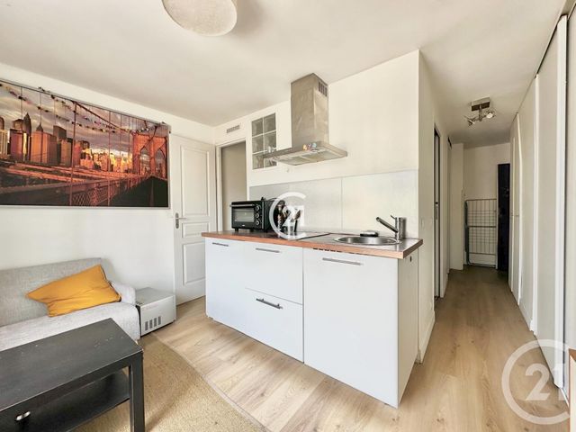 Appartement F2 à louer - 2 pièces - 19.0 m2 - PARIS - 75018 - ILE-DE-FRANCE - Century 21 Sorim