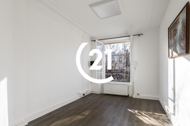 Appartement F3 à vendre - 3 pièces - 59.0 m2 - PARIS - 75018 - ILE-DE-FRANCE - Century 21 Sorim