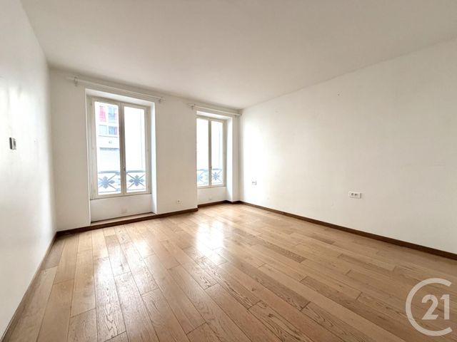 Appartement F3 à vendre - 3 pièces - 61.0 m2 - PARIS - 75018 - ILE-DE-FRANCE - Century 21 Sorim