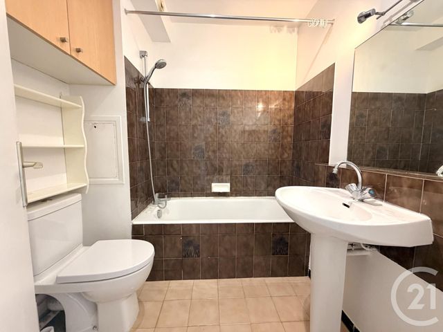 Appartement F1 à vendre - 1 pièce - 27.0 m2 - PARIS - 75018 - ILE-DE-FRANCE - Century 21 Sorim