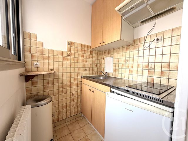 Appartement F1 à vendre - 1 pièce - 27.0 m2 - PARIS - 75018 - ILE-DE-FRANCE - Century 21 Sorim