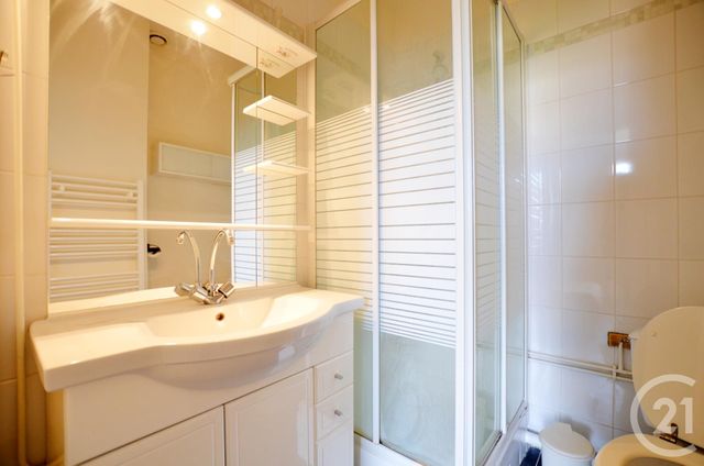 Appartement F2 à vendre - 2 pièces - 31.5 m2 - PARIS - 75018 - ILE-DE-FRANCE - Century 21 Sorim