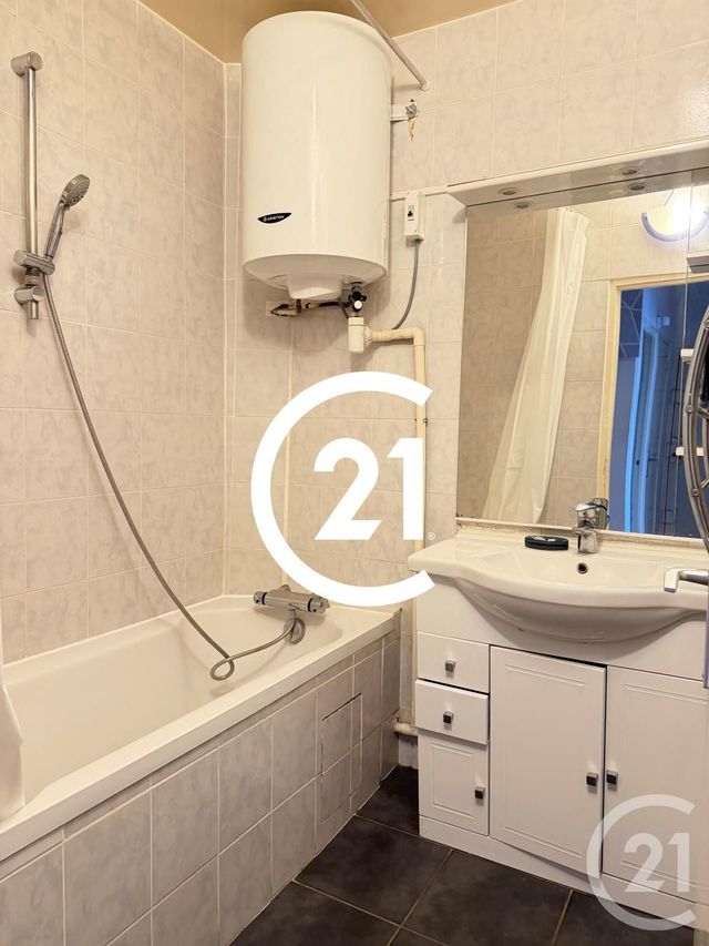 Appartement à vendre - 3 pièces - 53.0 m2 - PARIS - 75018 - ILE-DE-FRANCE - Century 21 Sorim