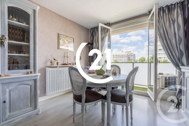 Appartement F4 à vendre - 4 pièces - 80.0 m2 - PARIS - 75018 - ILE-DE-FRANCE - Century 21 Sorim